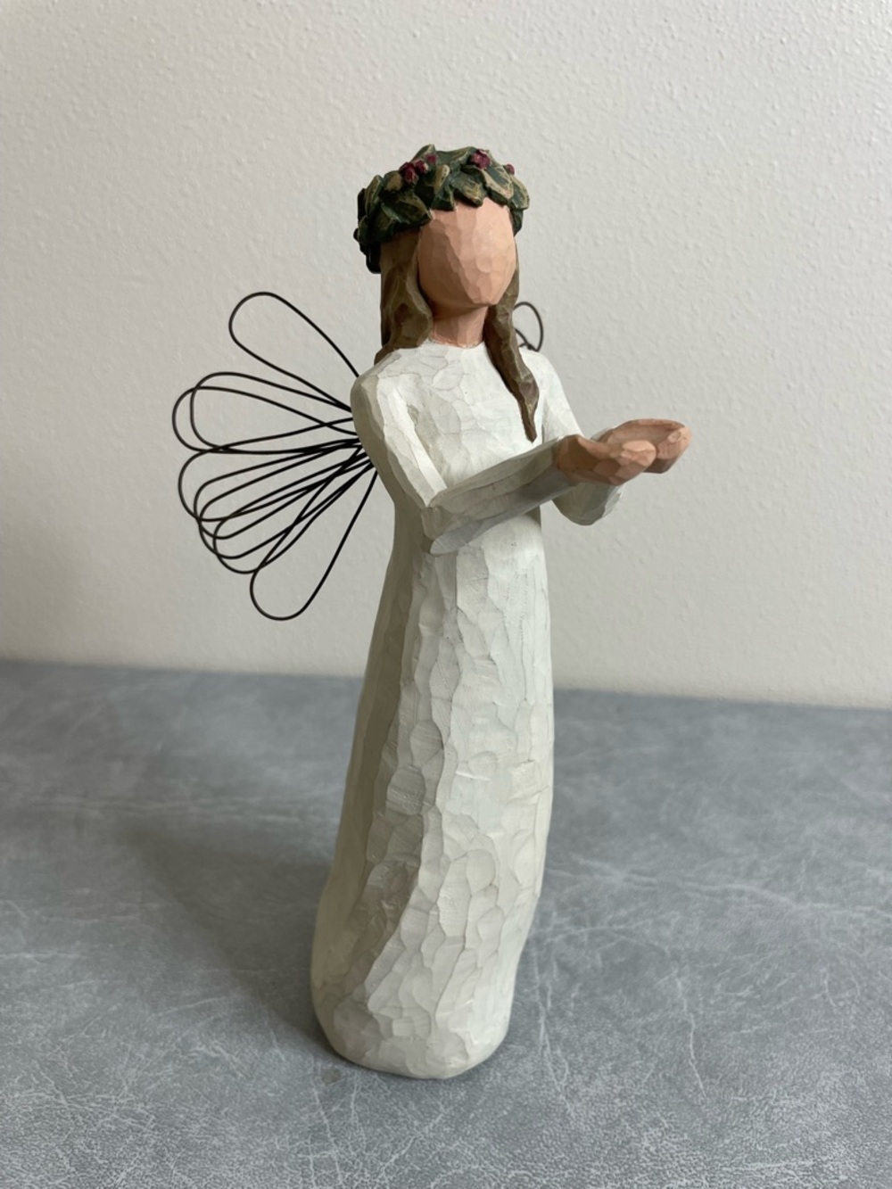 Vintage 2001 Willow Tree “Angel of Christmas Spirit” 8.5” Resin Figurine